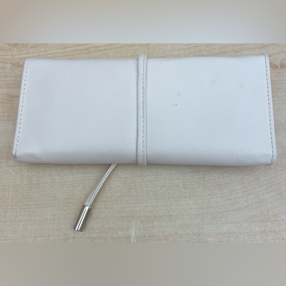 Chamilia Jewelry Travel Pouch White Leatherette Tie up Bag 4"x8" - Picture 3 of 8